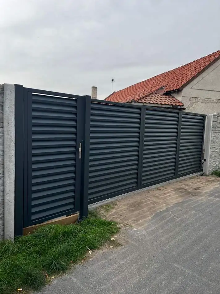 Posuvná vjezdová brána – realizace Martin Pfaur, fotografie 7