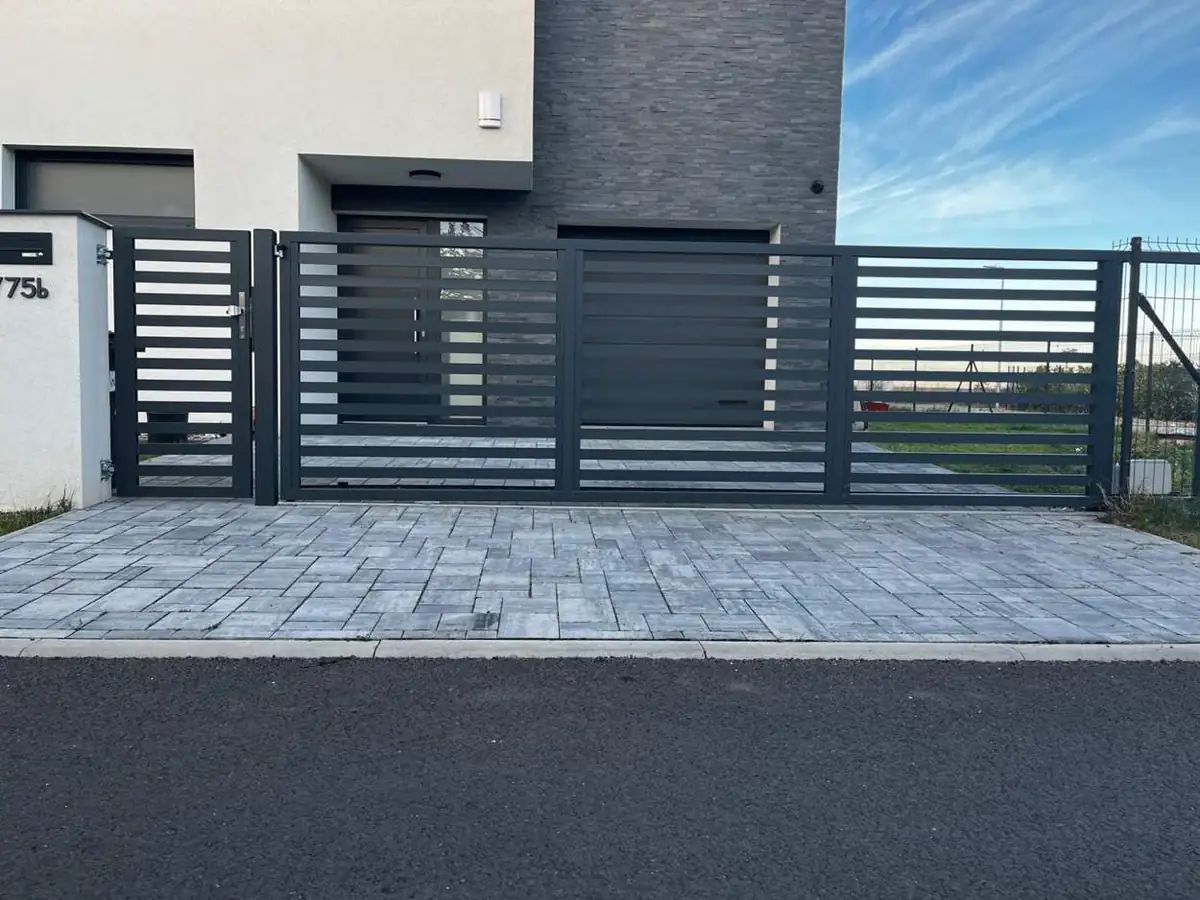 Posuvná vjezdová brána – realizace Martin Pfaur, fotografie 9