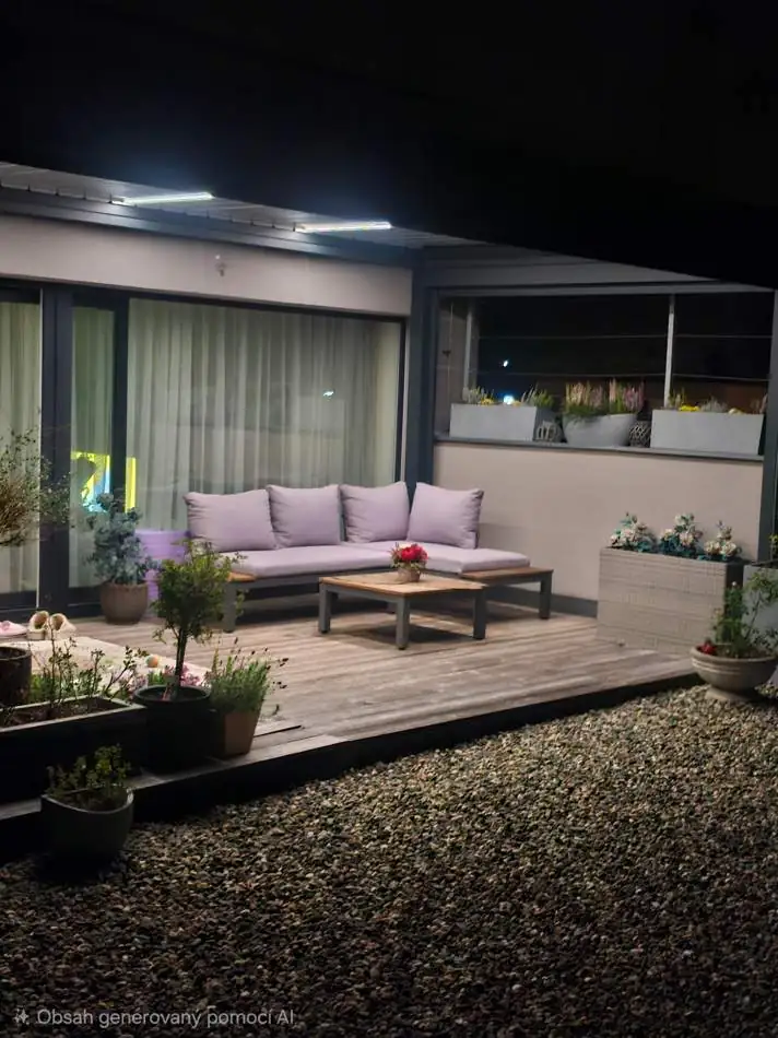 Pergola s večerním osvětlením